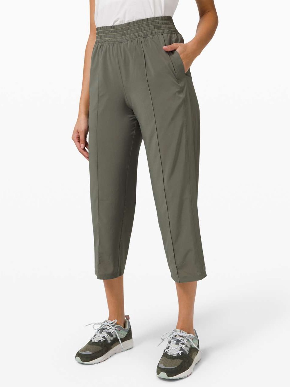 Lululemon Wanderer Cropped Jogger Pants Size 6 Grey Sage Athleisure Workout